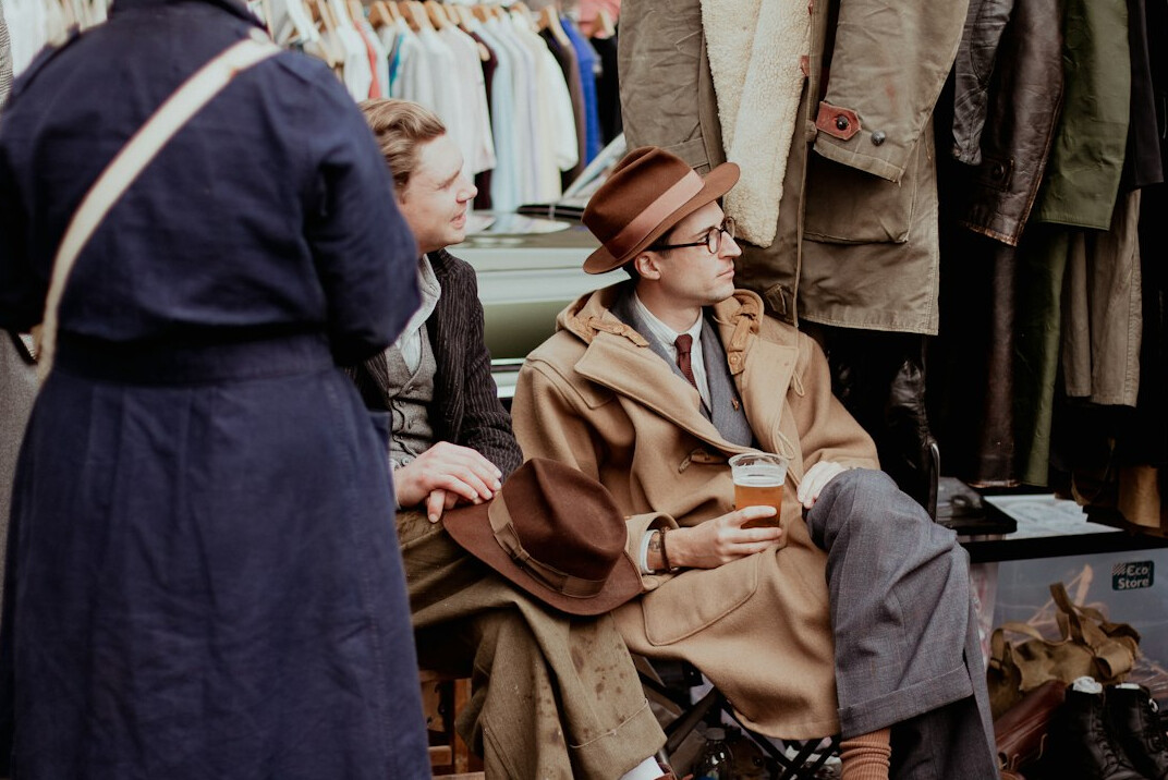 undercover detective watching shoppers