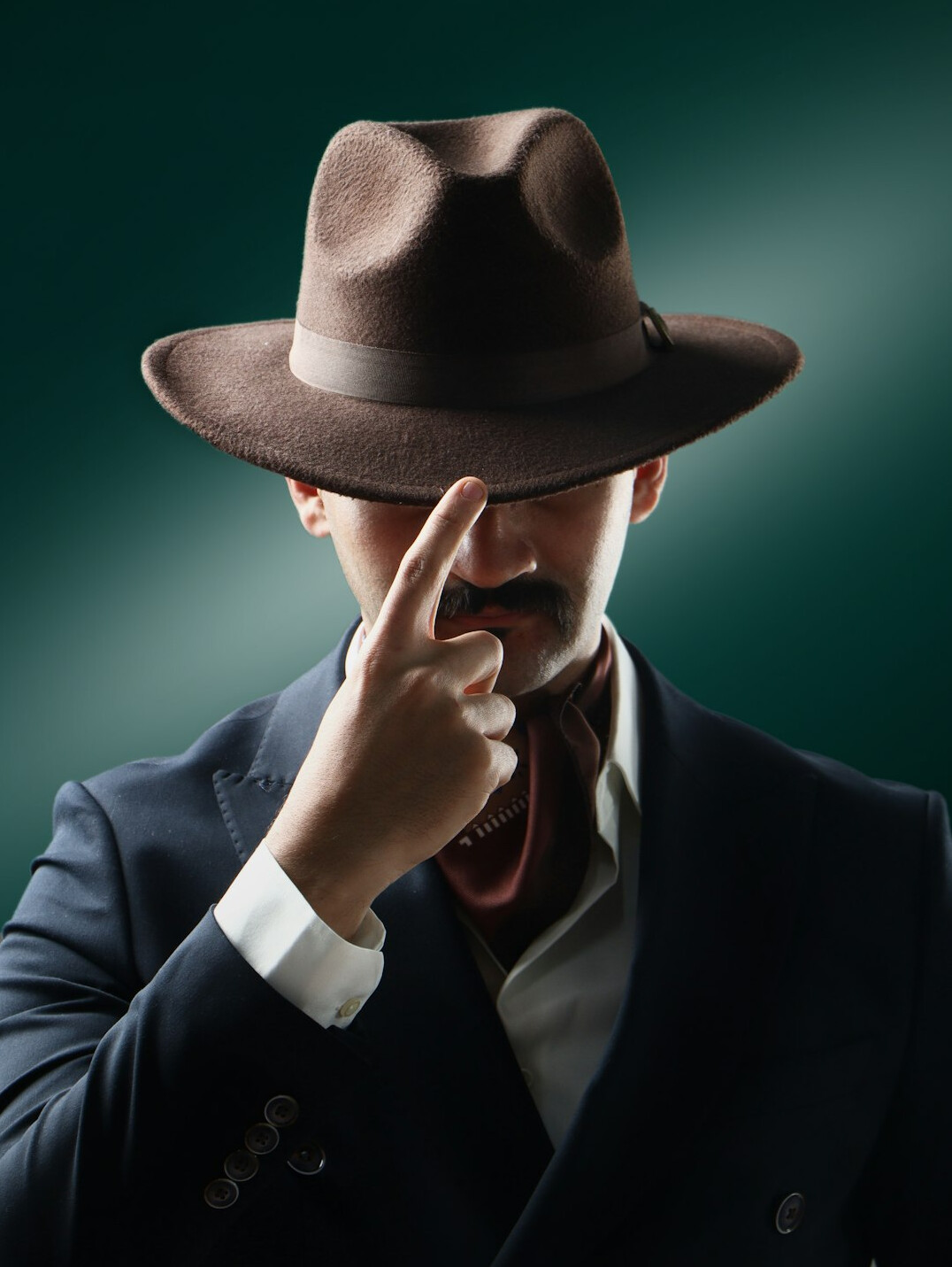 store detective in action